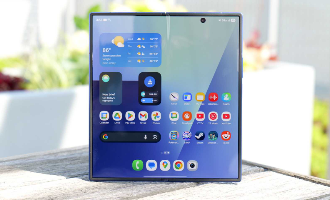 Samsung Galaxy Z Fold 7 – Next-Gen Foldable Innovation Redefined 1 Samsung Galaxy Z Fold 7 – Next-Gen Foldable Innovation Redefined