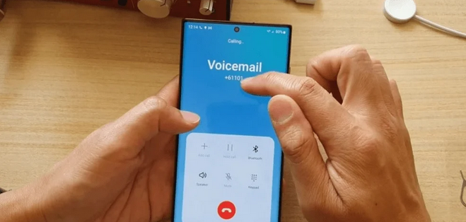 How to Set Up Voicemail on Samsung S24